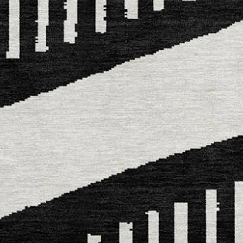 8' Black And Graphite Round Geometric Washable Indoor Outdoor Area Rug Homeroots Outdoor