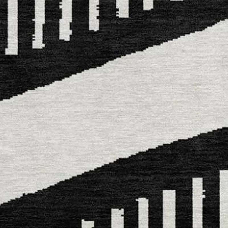 8' Black And Graphite Round Geometric Washable Indoor Outdoor Area Rug Homeroots Outdoor