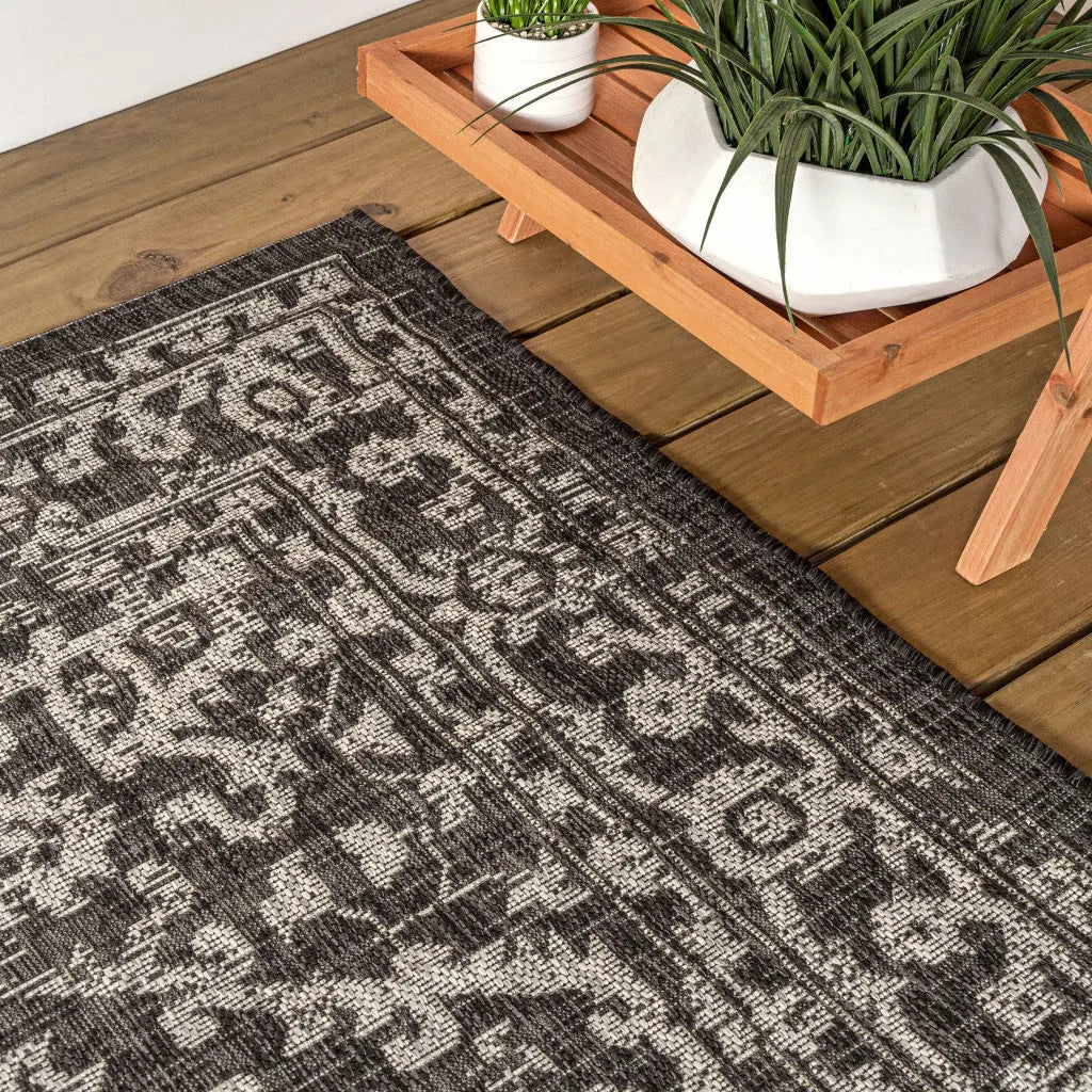 8' Black And Gray Square Medallion Indoor Outdoor Area Rug Homeroots Outdoor