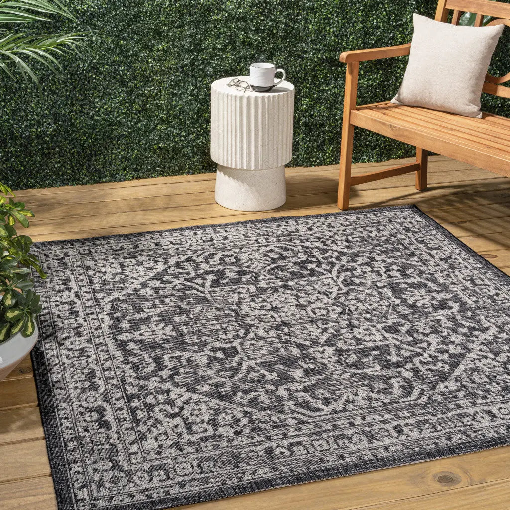 8' Black And Gray Square Medallion Indoor Outdoor Area Rug Homeroots Outdoor
