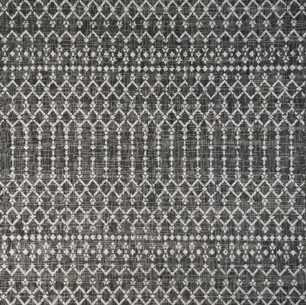 8' Black And Gray Square Trellis Indoor Outdoor Area Rug Homeroots Outdoor