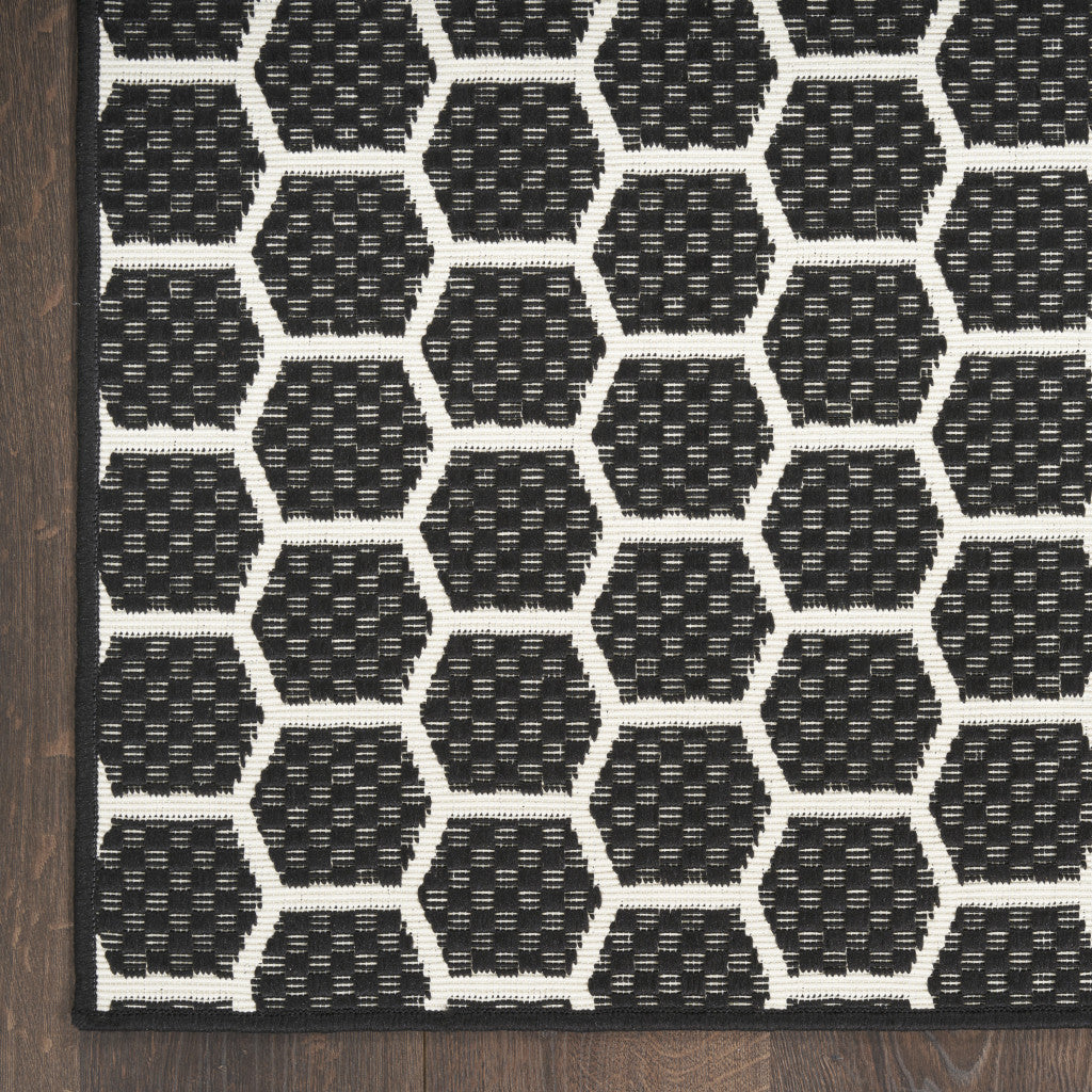 8' Black And Ivory Geometric Indoor Outdoor Runner Rug Homeroots Outdoor