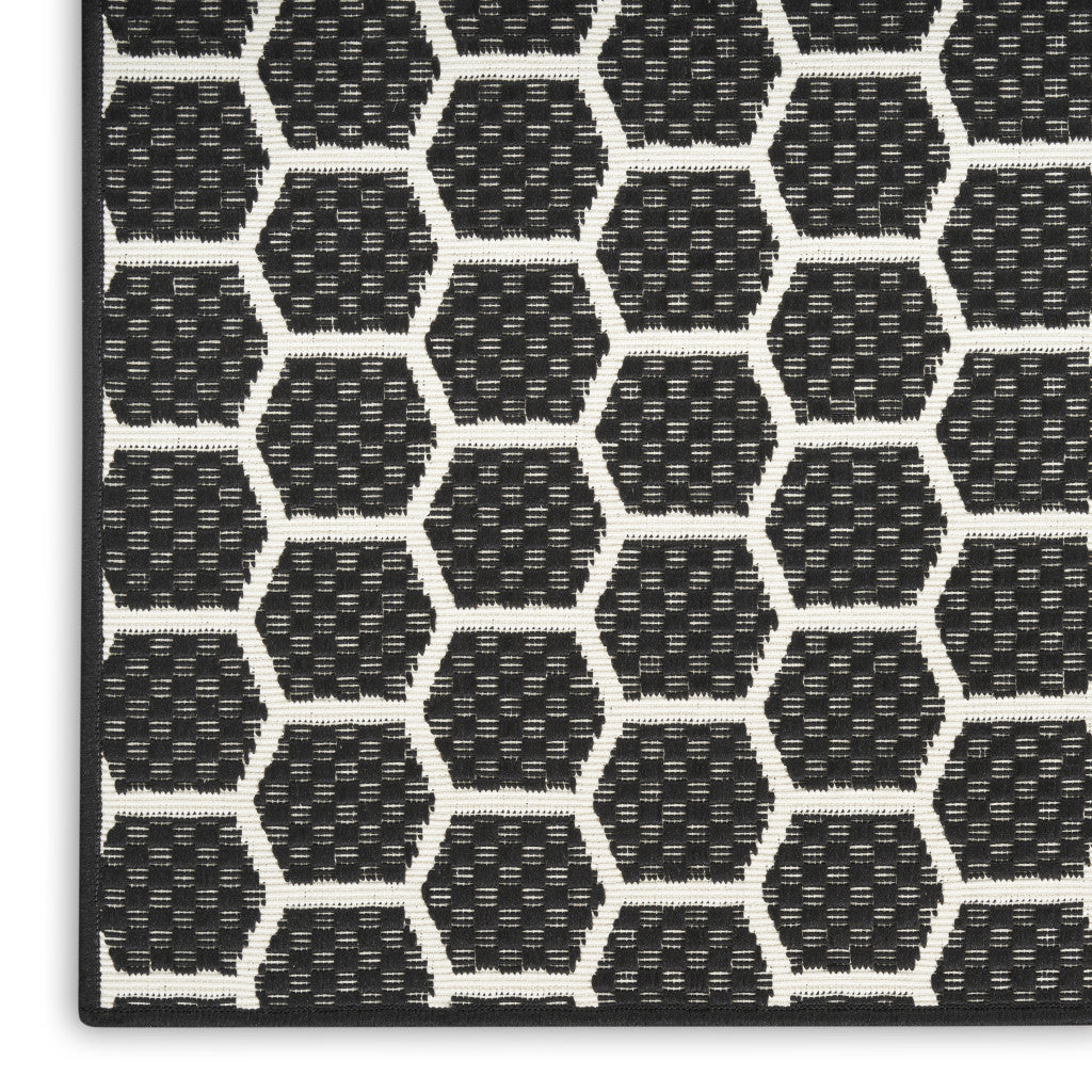 8' Black And Ivory Geometric Indoor Outdoor Runner Rug Homeroots Outdoor