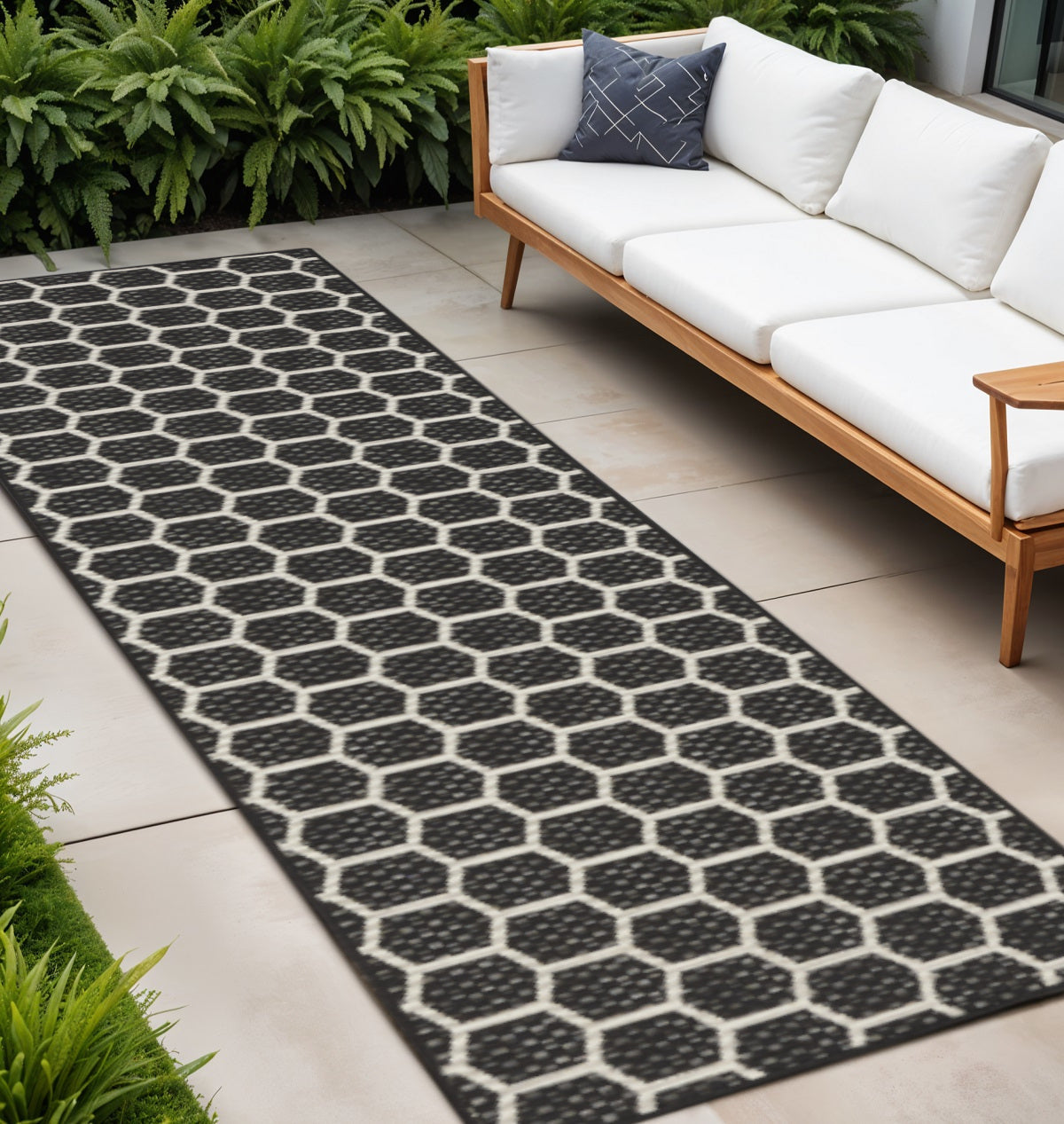 8' Black And Ivory Geometric Indoor Outdoor Runner Rug Homeroots Outdoor