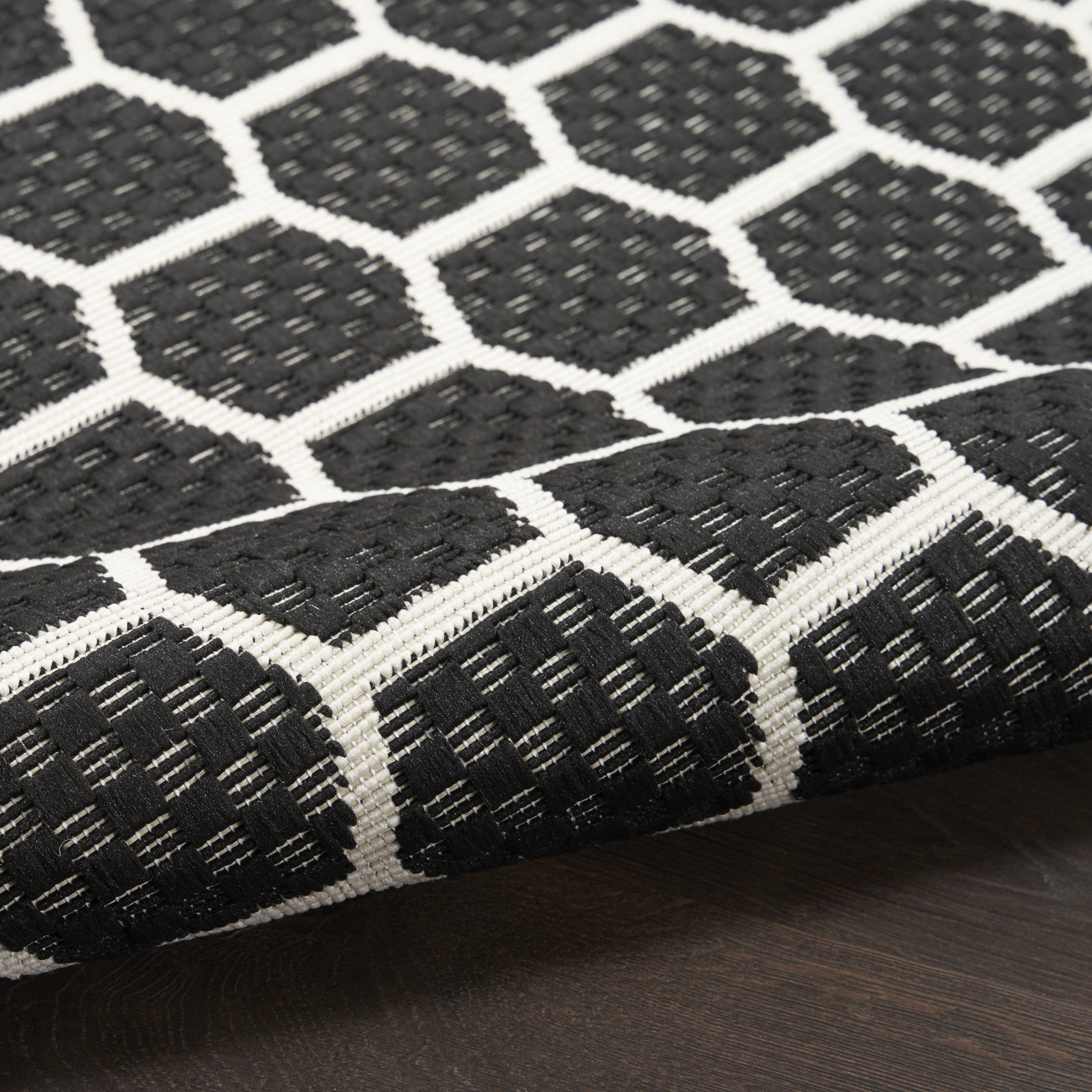 8' Black And Ivory Geometric Indoor Outdoor Runner Rug Homeroots Outdoor