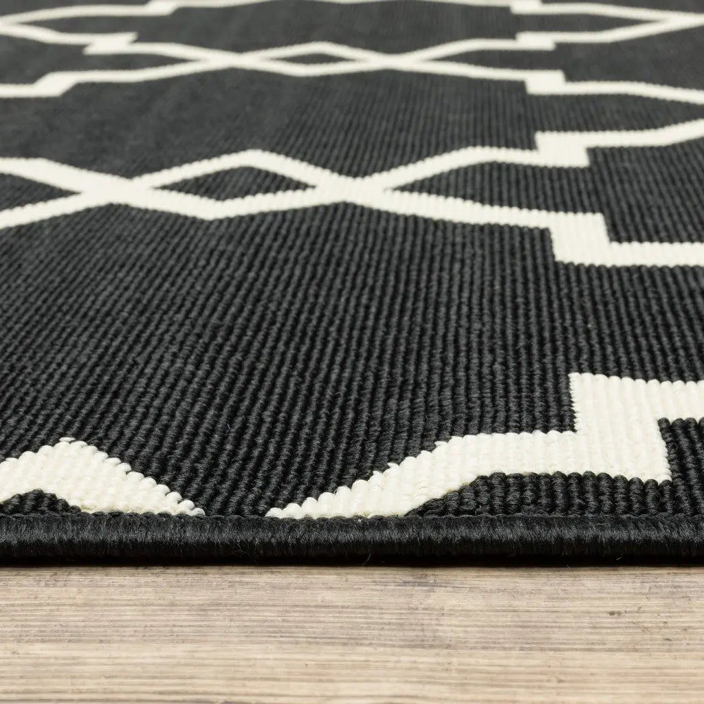 8' Black And Ivory Indoor Outdoor Runner Rug Homeroots Outdoor