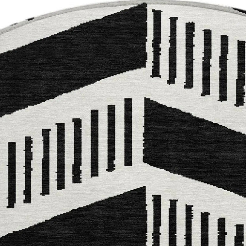 8' Black And Ivory Round Geometric Washable Indoor Outdoor Area Rug Homeroots Outdoor