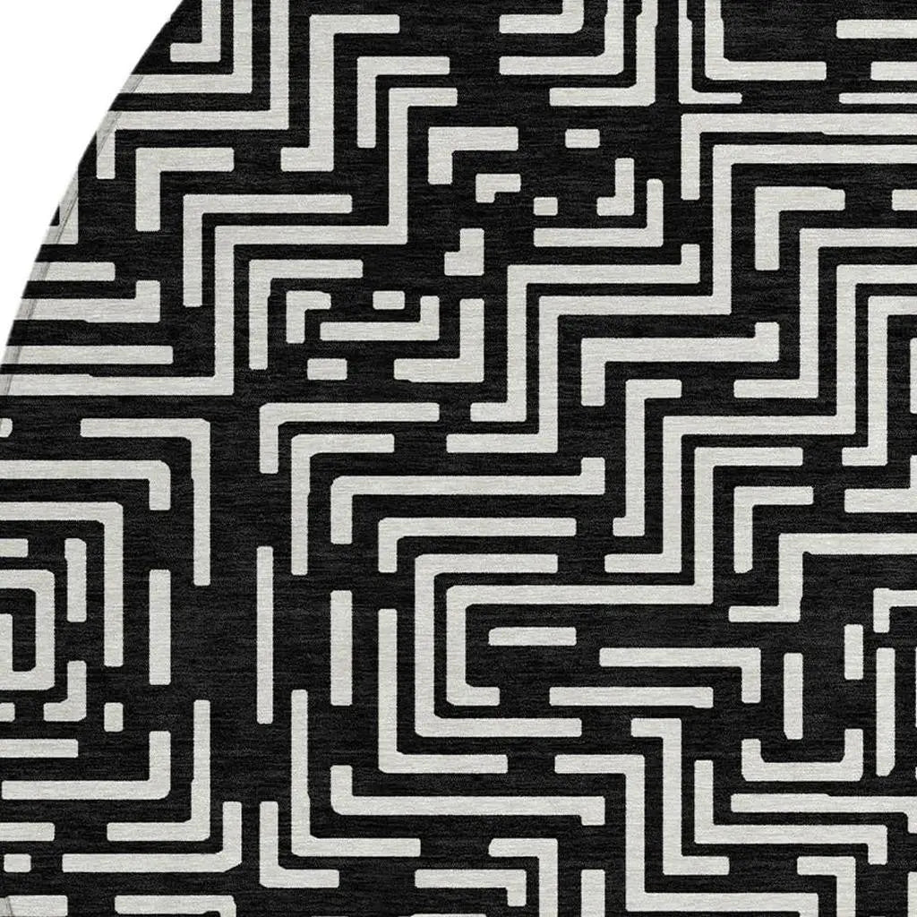 8' Black And Silver Round Geometric Washable Indoor Outdoor Area Rug Homeroots Outdoor