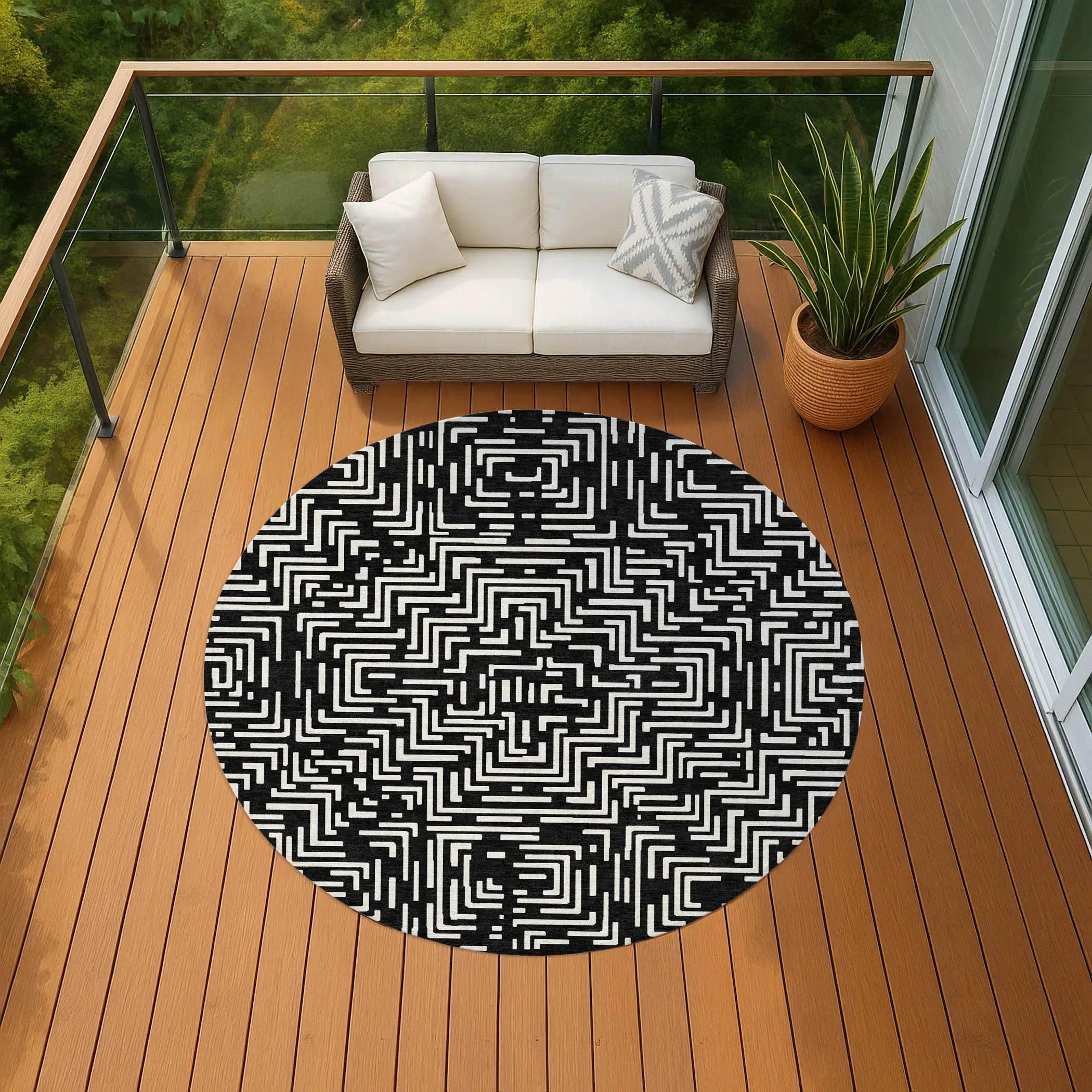 8' Black And Silver Round Geometric Washable Indoor Outdoor Area Rug Homeroots Outdoor
