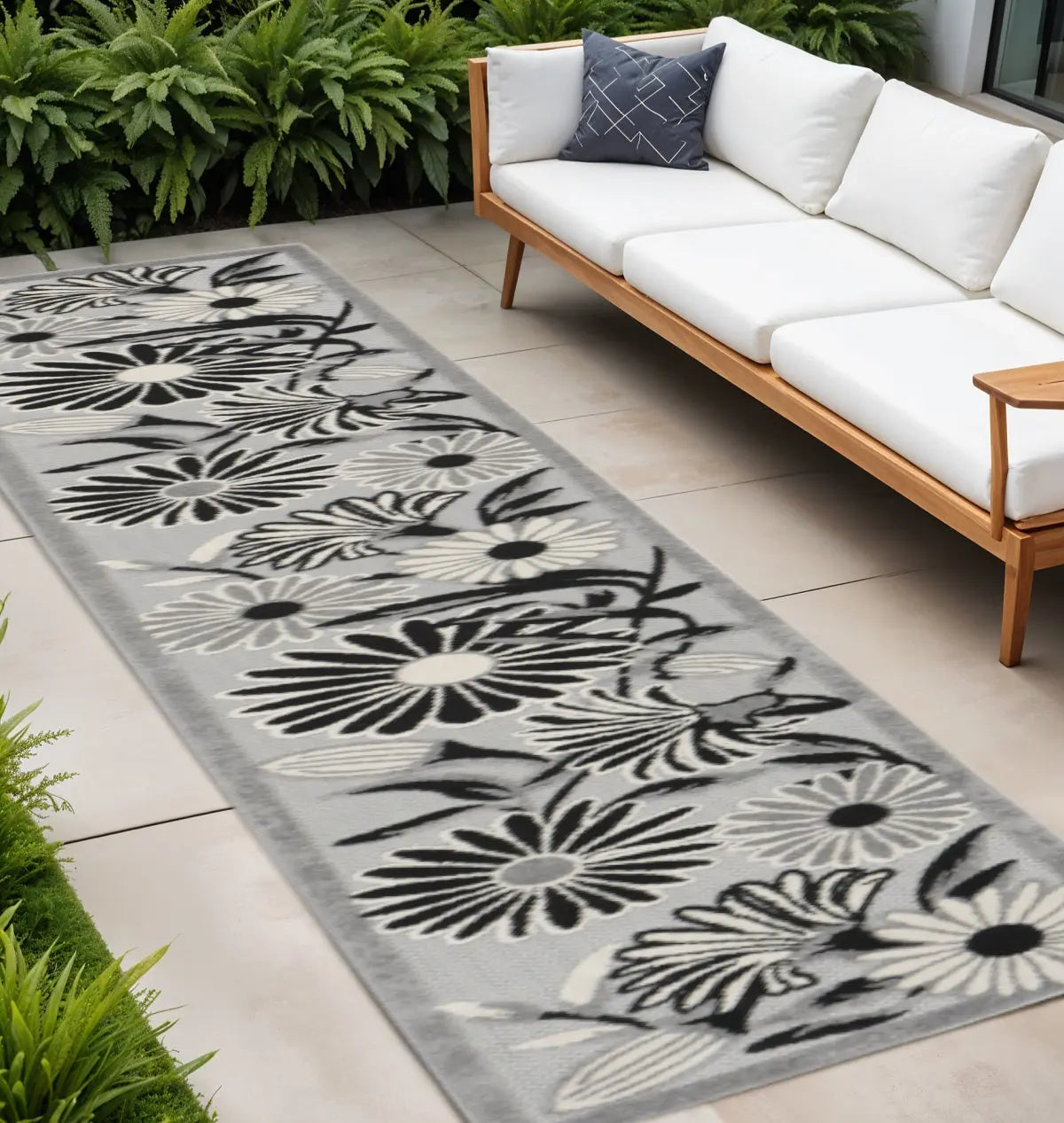 8' Black And White Floral Indoor Outdoor Runner Rug Homeroots Outdoor
