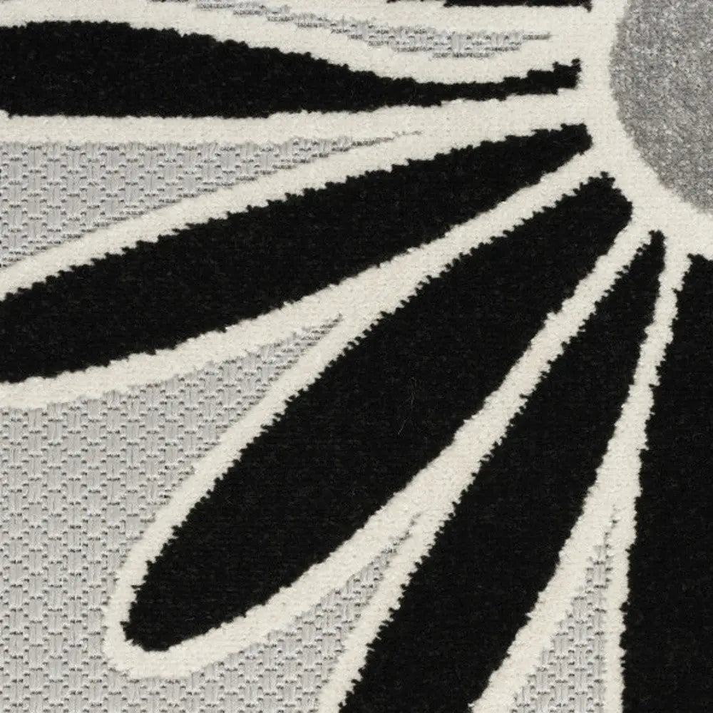 8' Black And White Floral Indoor Outdoor Runner Rug Homeroots Outdoor