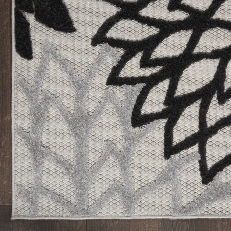 8' Black And White Indoor Outdoor Runner Rug - GreatEagleInc