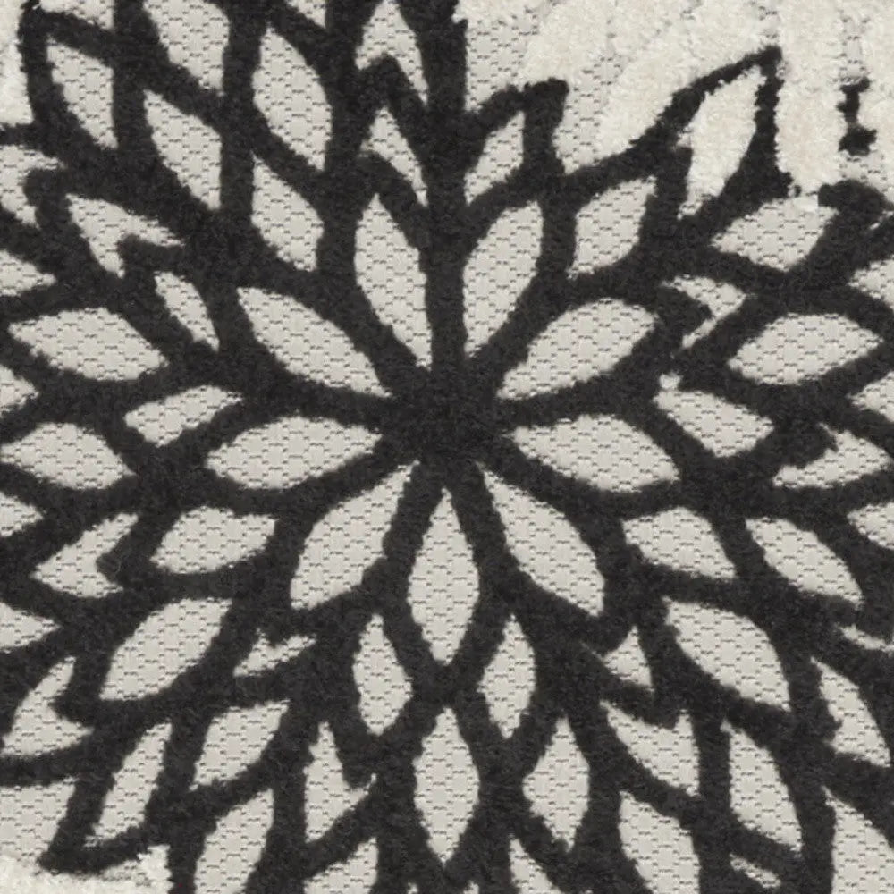 8' Black And White Indoor Outdoor Runner Rug - GreatEagleInc