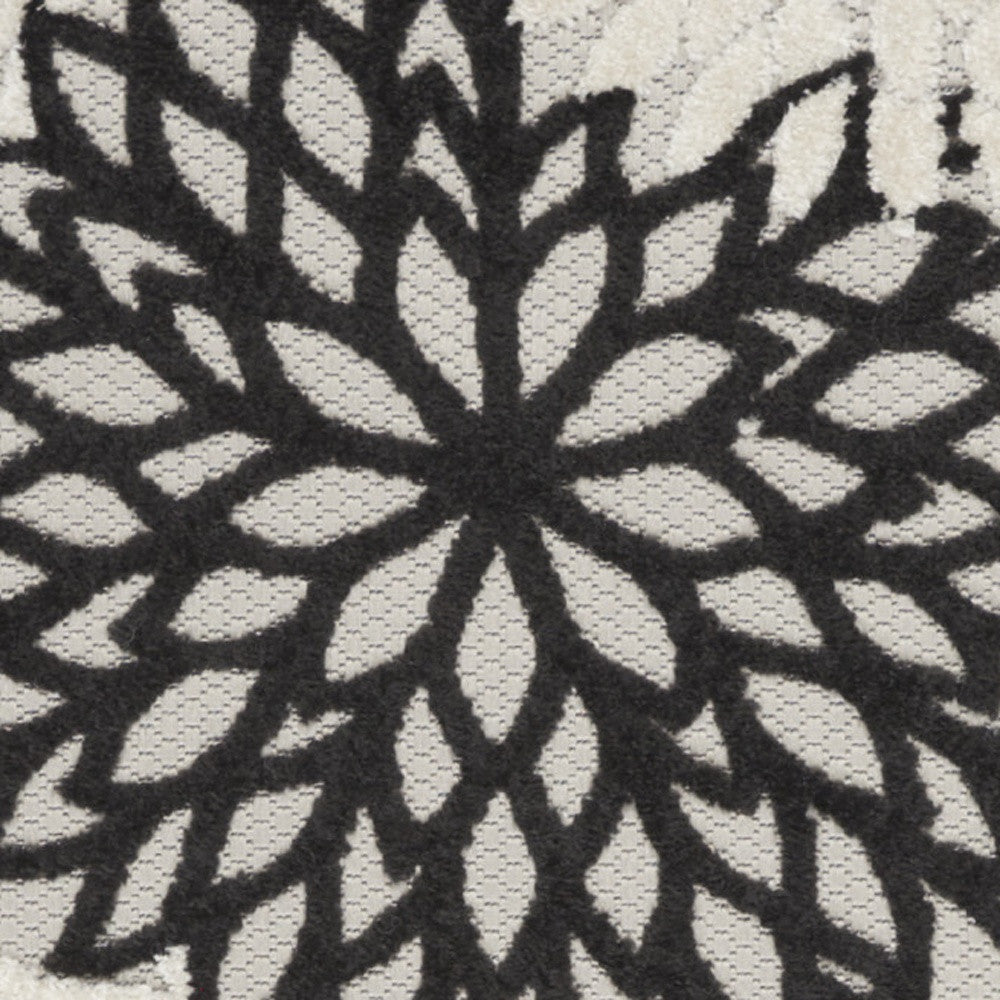 8' Black And White Indoor Outdoor Runner Rug - GreatEagleInc