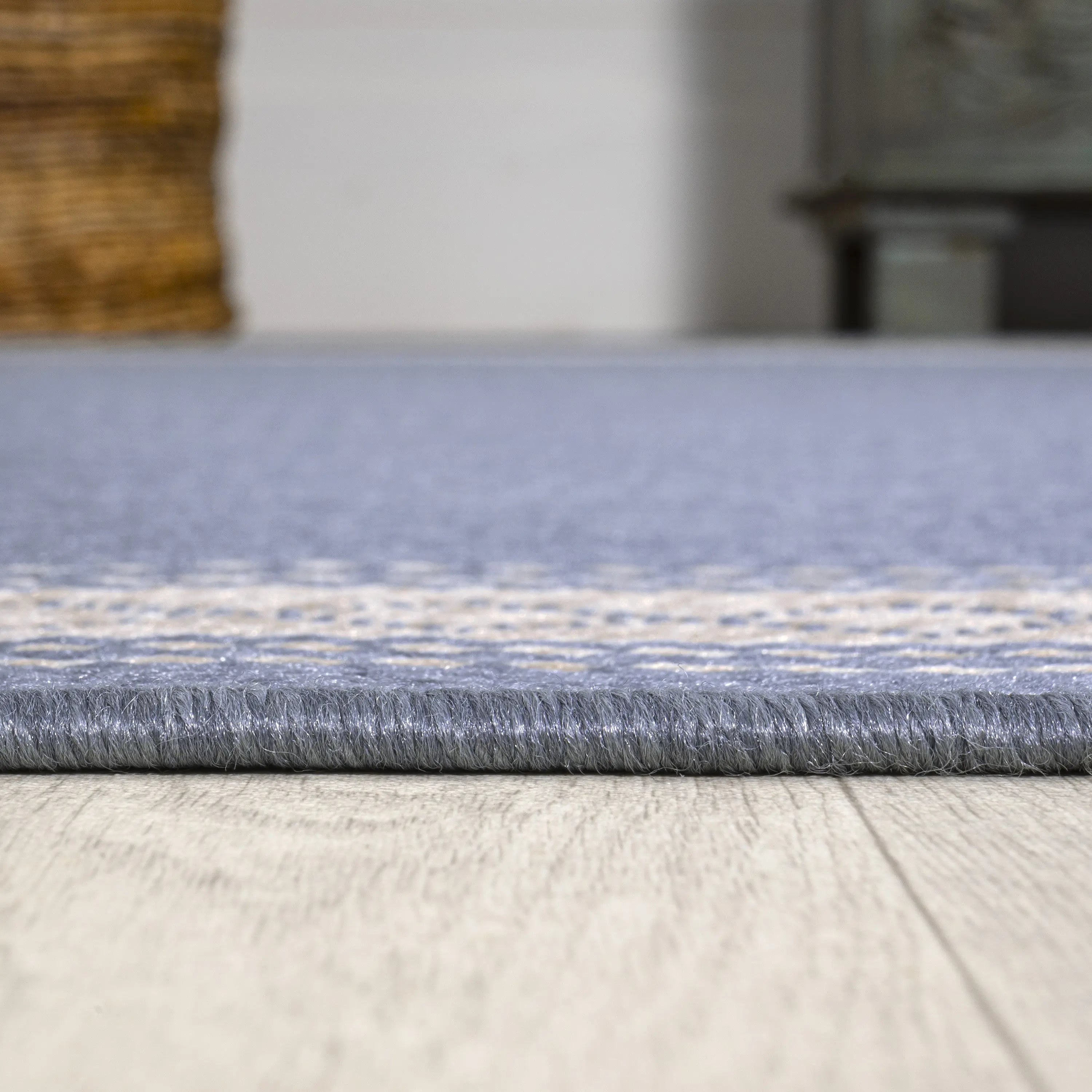 8' Blue And Cream Indoor Outdoor Runner Rug Homeroots Outdoor