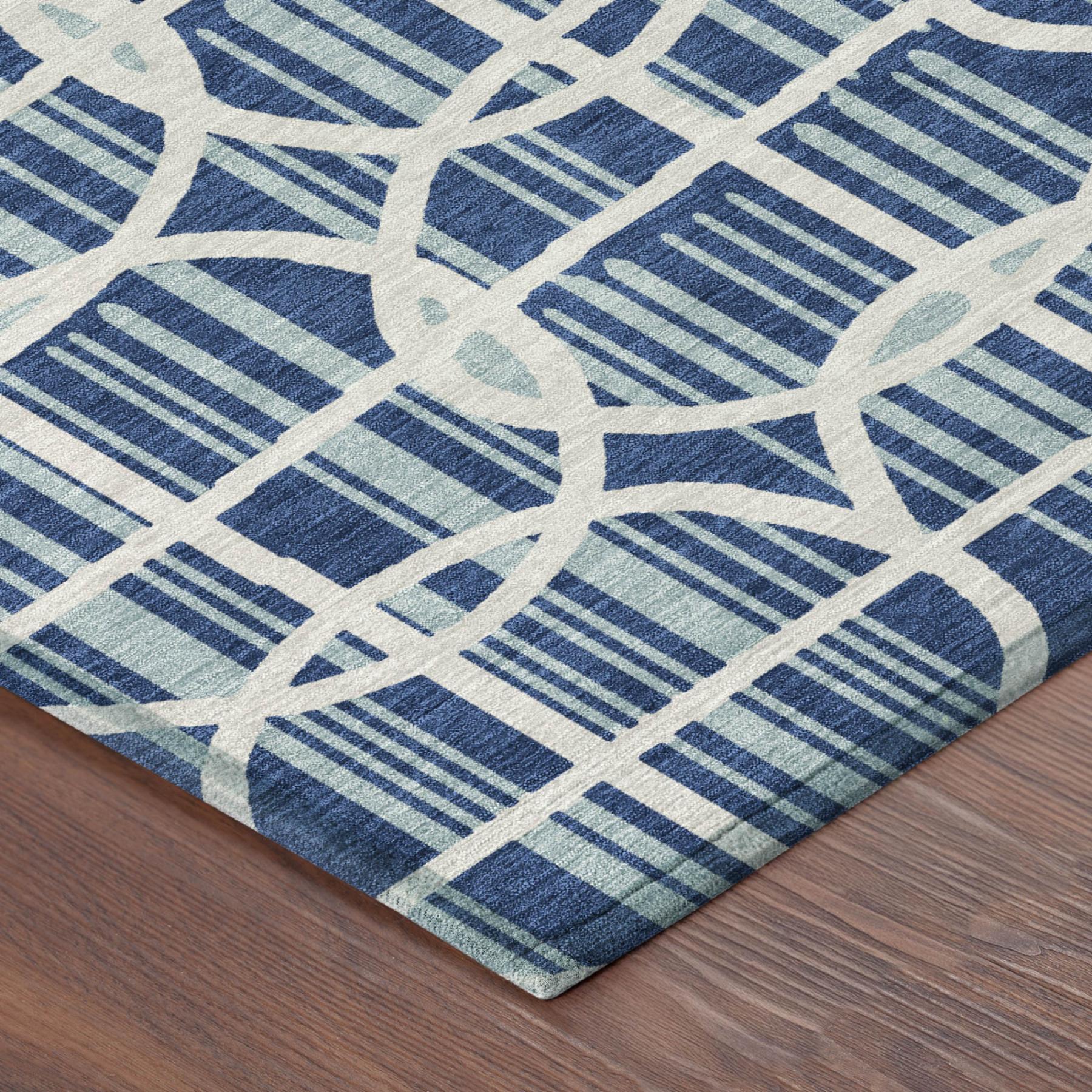 8' Blue And Silver Round Geometric Washable Indoor Outdoor Area Rug Homeroots Outdoor