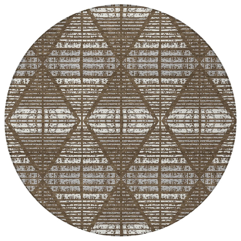 8' Chocolate And Beige Round Geometric Washable Indoor Outdoor Area Rug Homeroots Outdoor