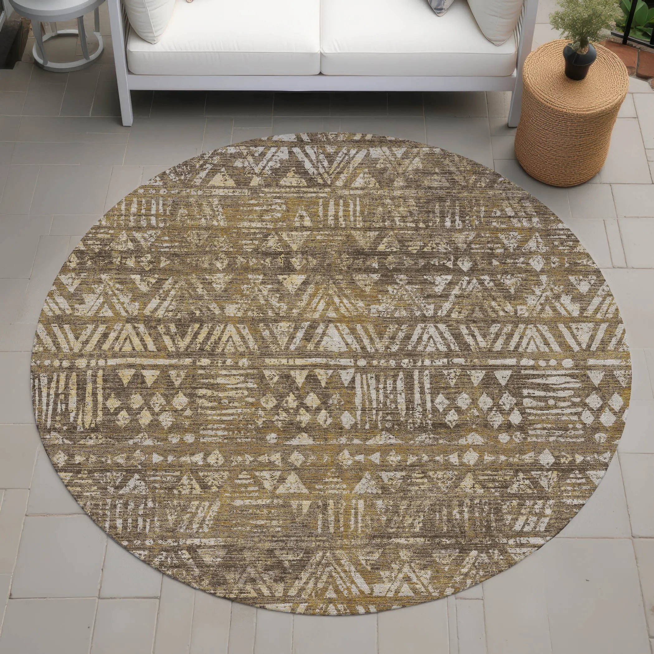 8' Chocolate And Brown Round Geometric Washable Indoor Outdoor Area Rug Homeroots Outdoor