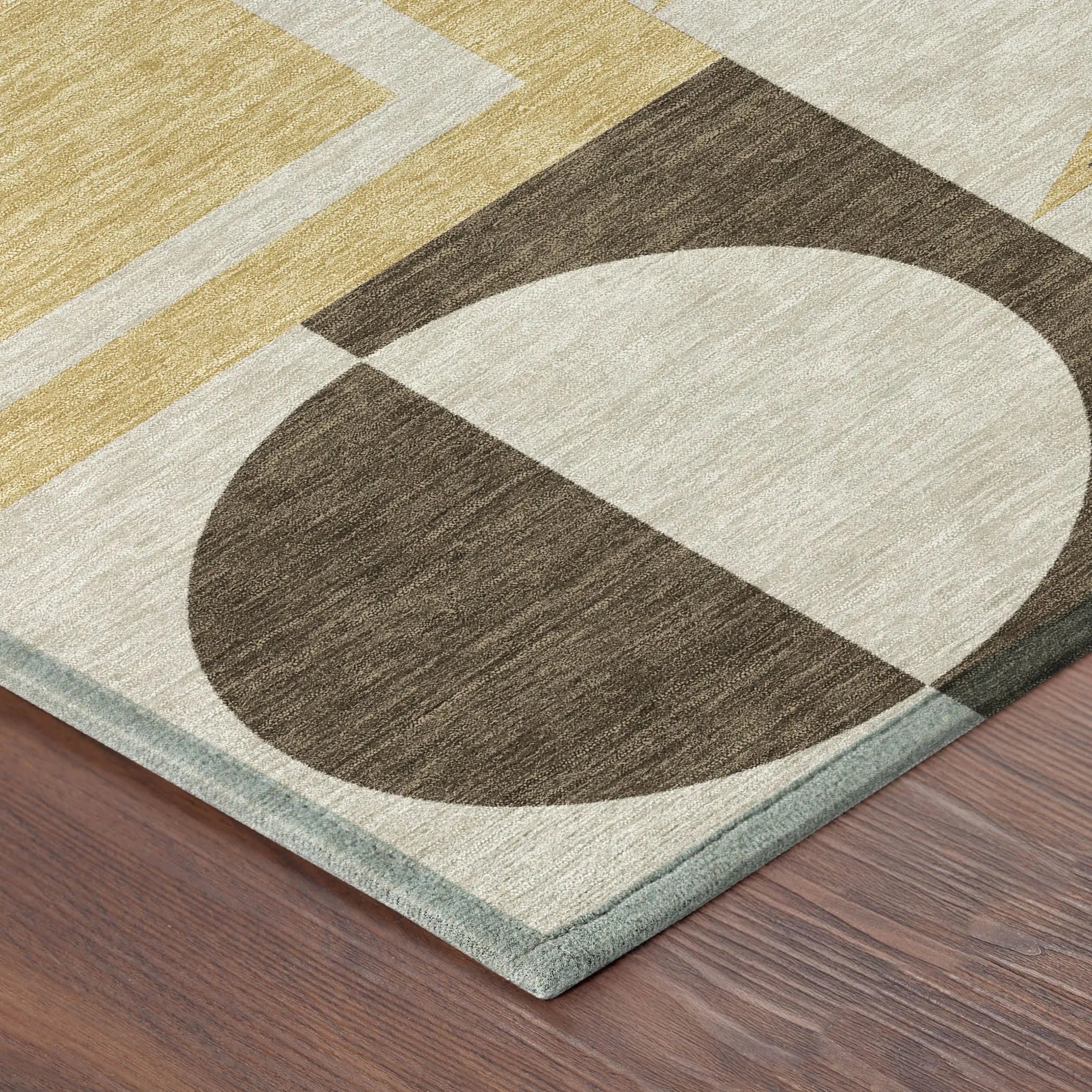8' Chocolate And Gold Round Geometric Washable Indoor Outdoor Area Rug Homeroots Outdoor