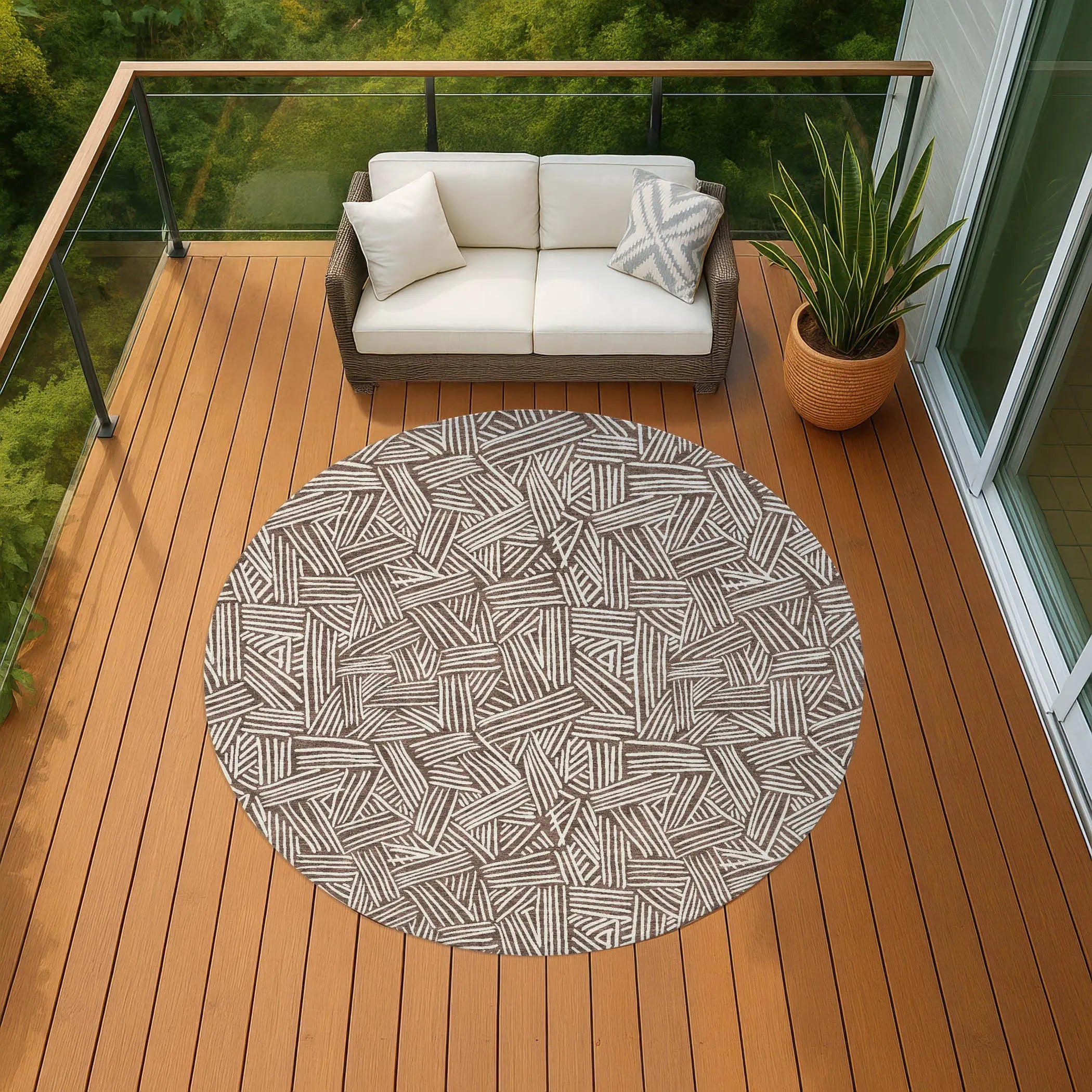 8' Chocolate And Ivory Round Geometric Washable Indoor Outdoor Area Rug Homeroots Outdoor