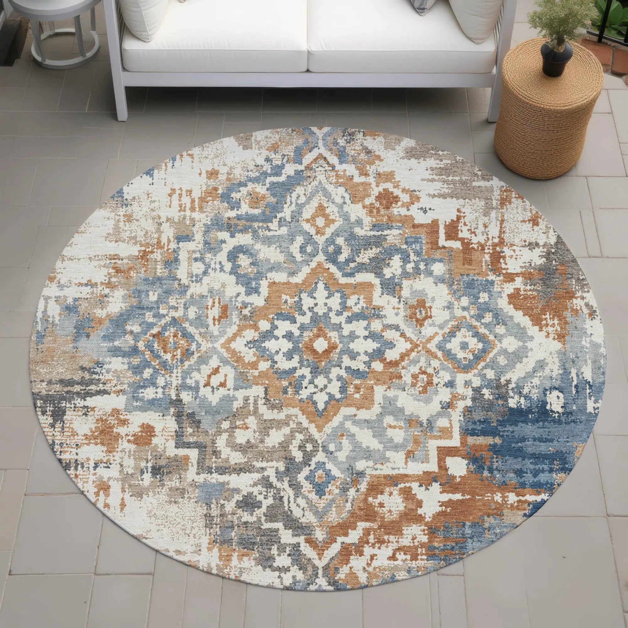 8' Cream And Ivory Round Medallion Washable Indoor Outdoor Area Rug Homeroots Outdoor