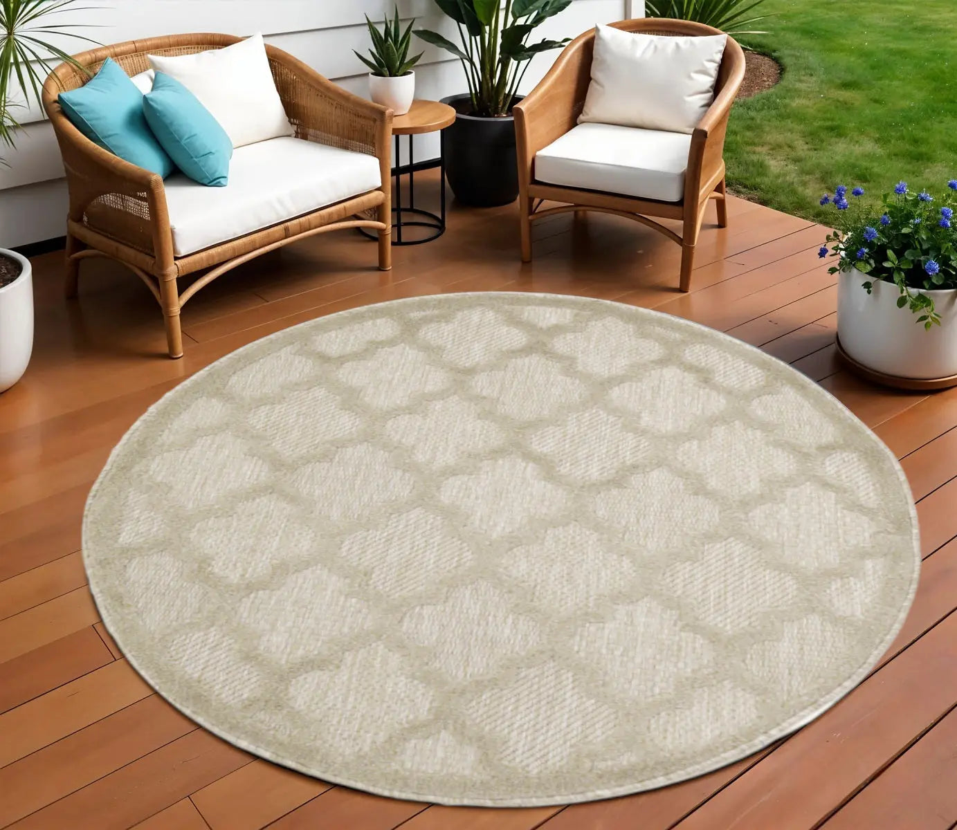 8' Cream Round Geometric Indoor Outdoor Area Rug Homeroots Outdoor