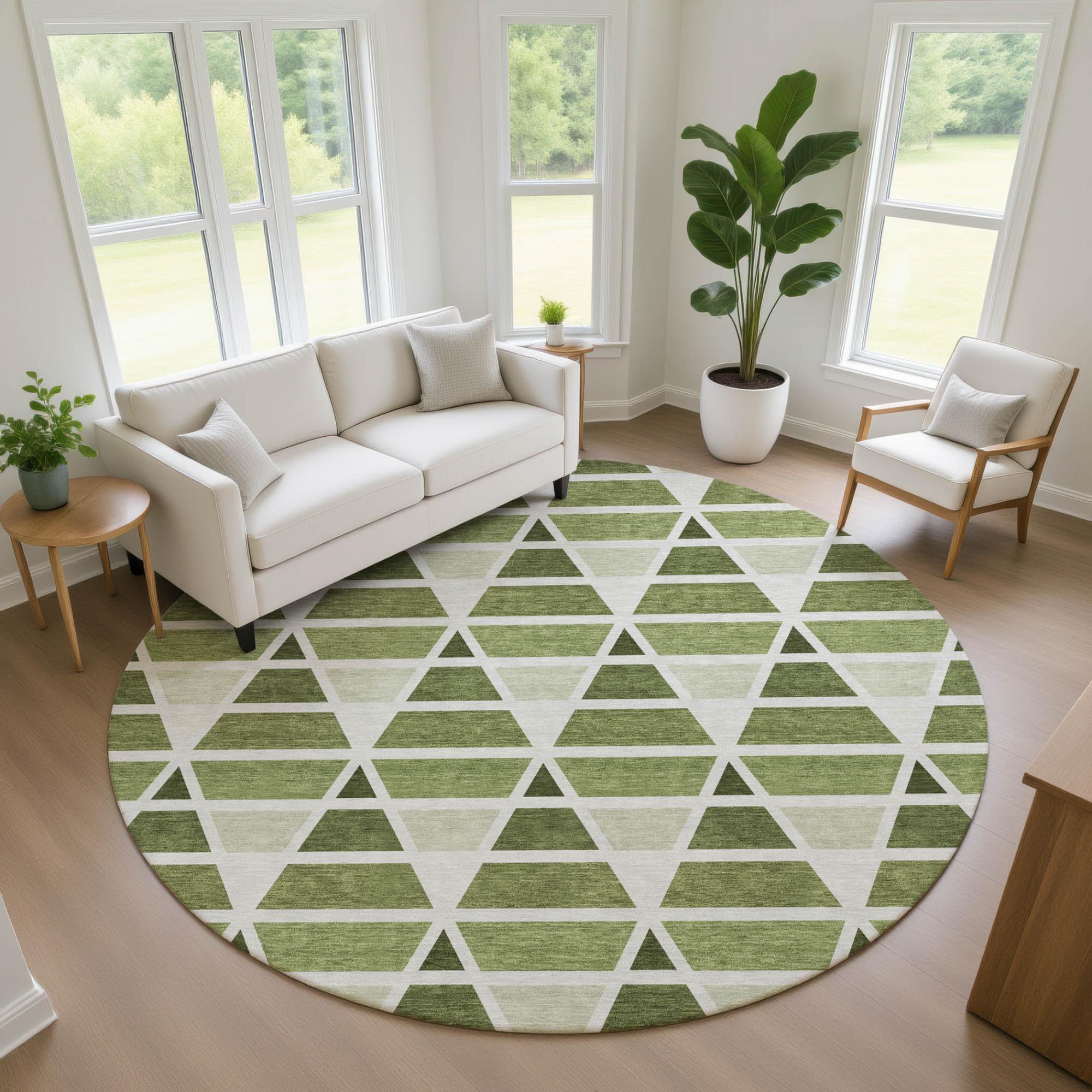 8' Fern Green And Green Round Geometric Washable Indoor Outdoor Area Rug Homeroots Outdoor