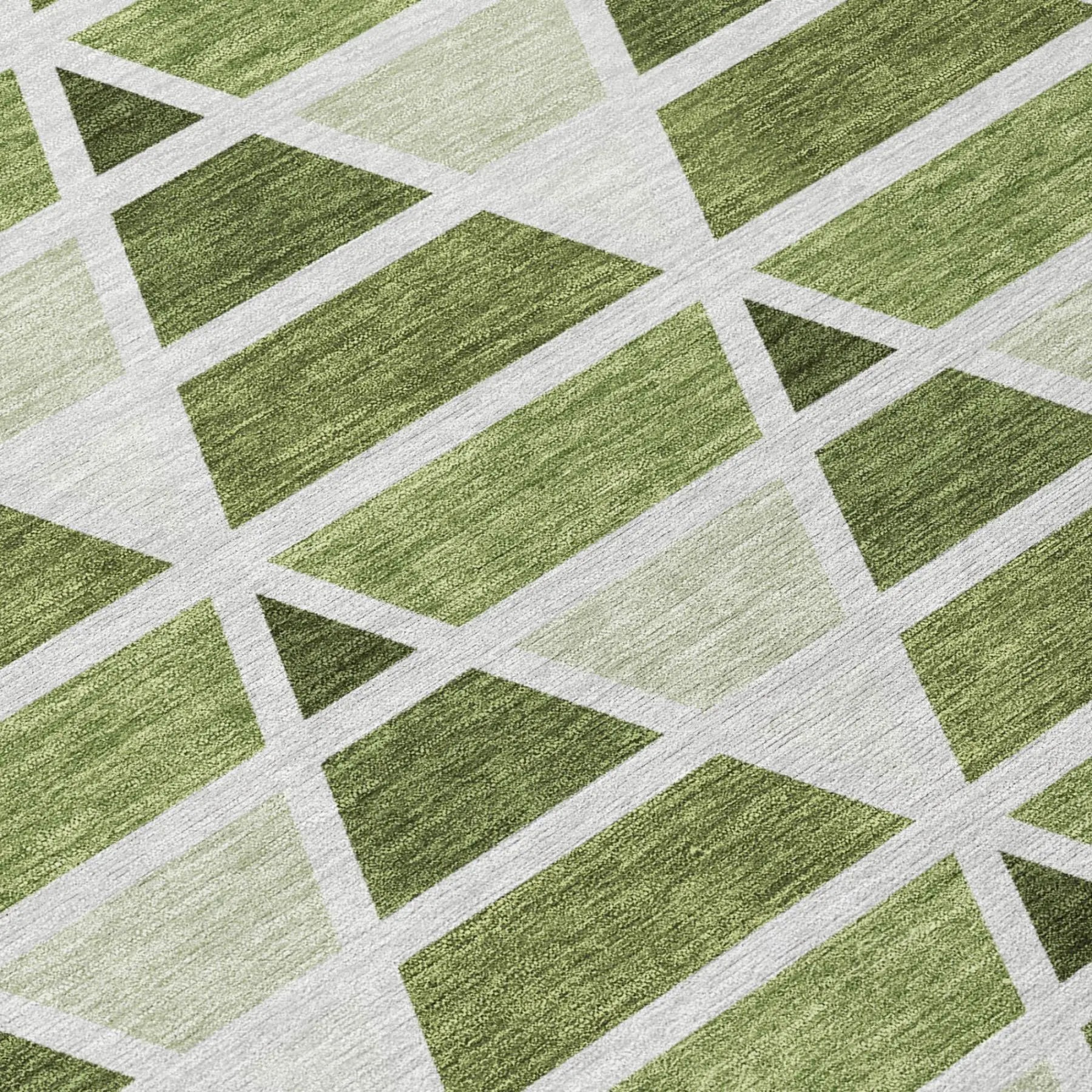8' Fern Green And Green Round Geometric Washable Indoor Outdoor Area Rug Homeroots Outdoor
