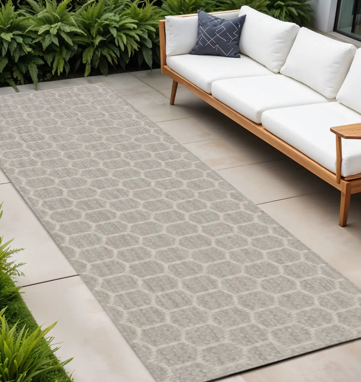 8' Gray And Ivory Geometric Indoor Outdoor Runner Rug Homeroots Outdoor