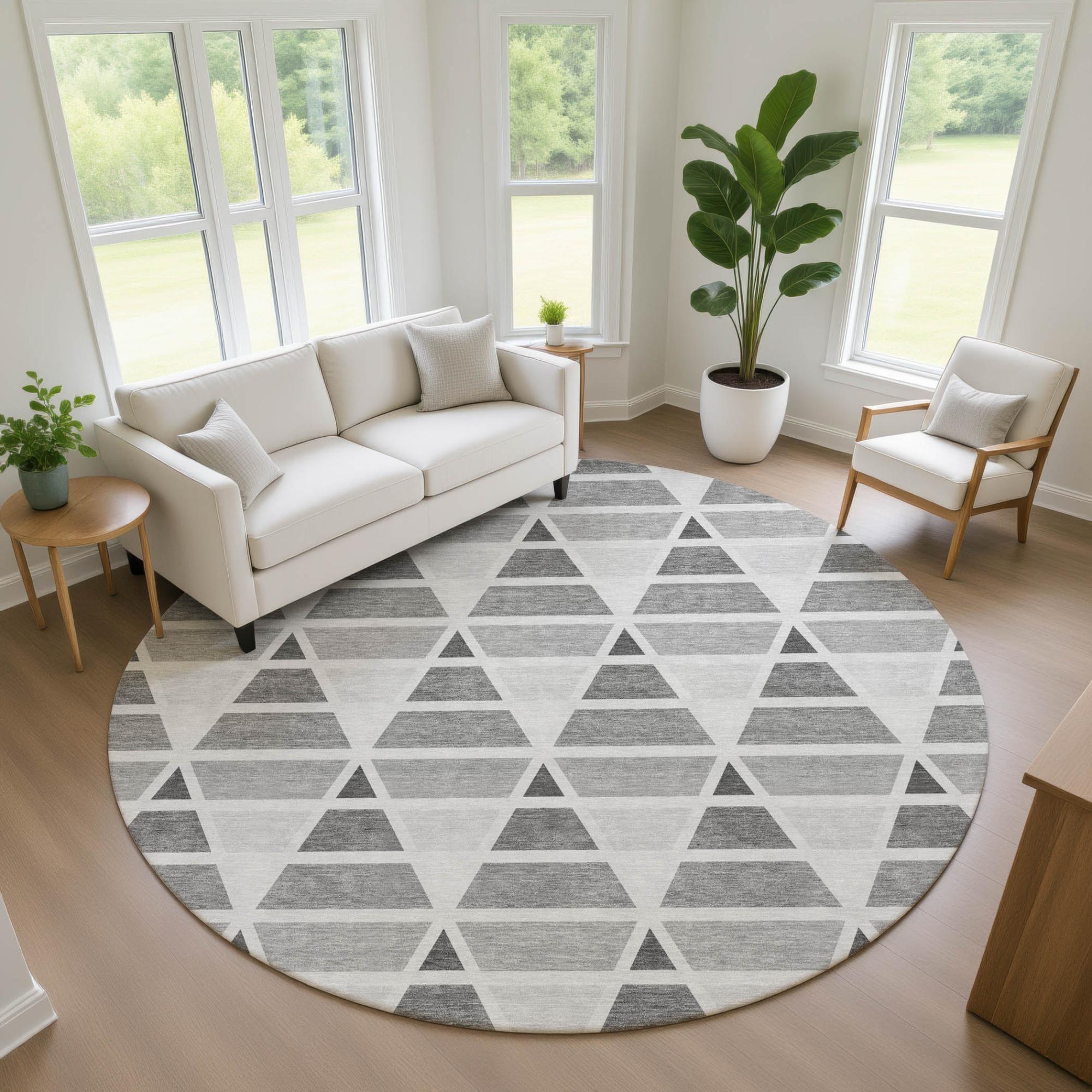 8' Gray And Silver Round Geometric Washable Indoor Outdoor Area Rug Homeroots Outdoor