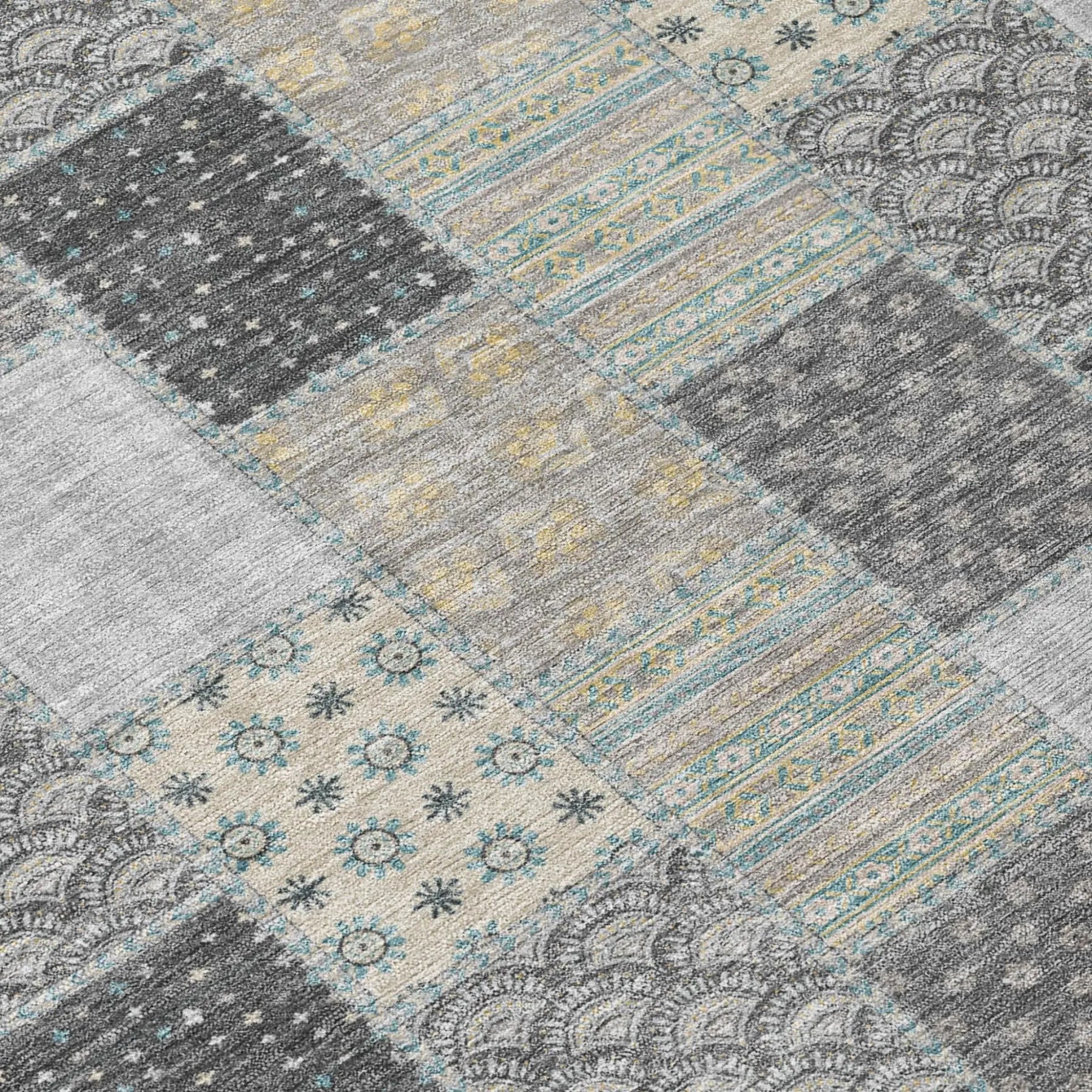 8' Gray And Silver Round Patchwork Washable Indoor Outdoor Area Rug Homeroots Outdoor