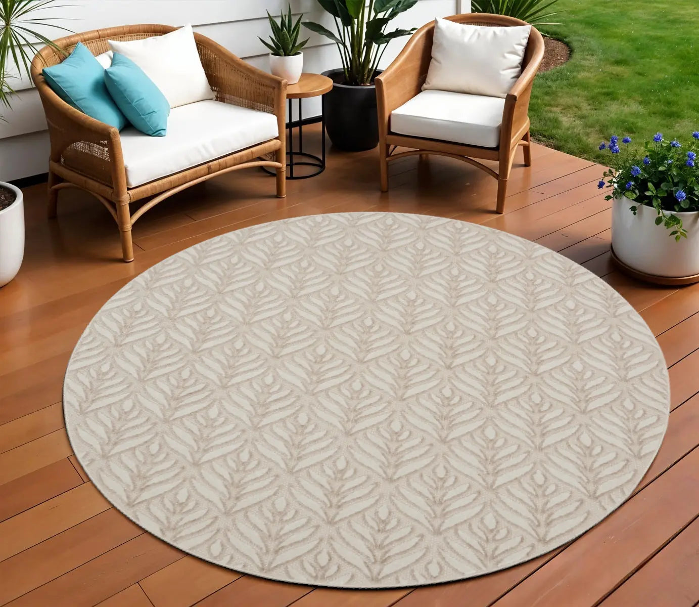 8' Gray and Ivory Round Floral Indoor Outdoor Area Rug Homeroots Outdoor