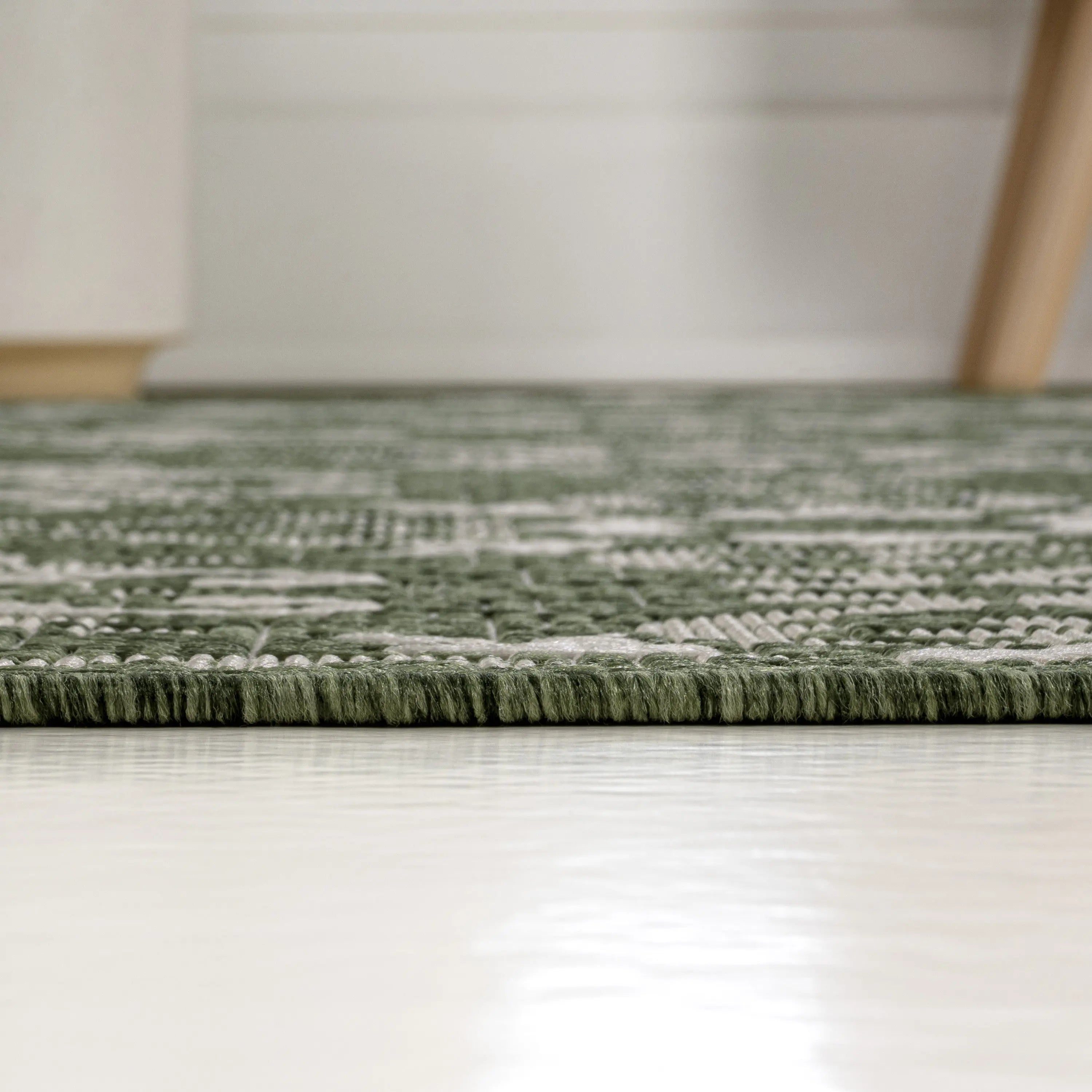 8' Green And Cream Floral Indoor Outdoor Runner Rug Homeroots Outdoor