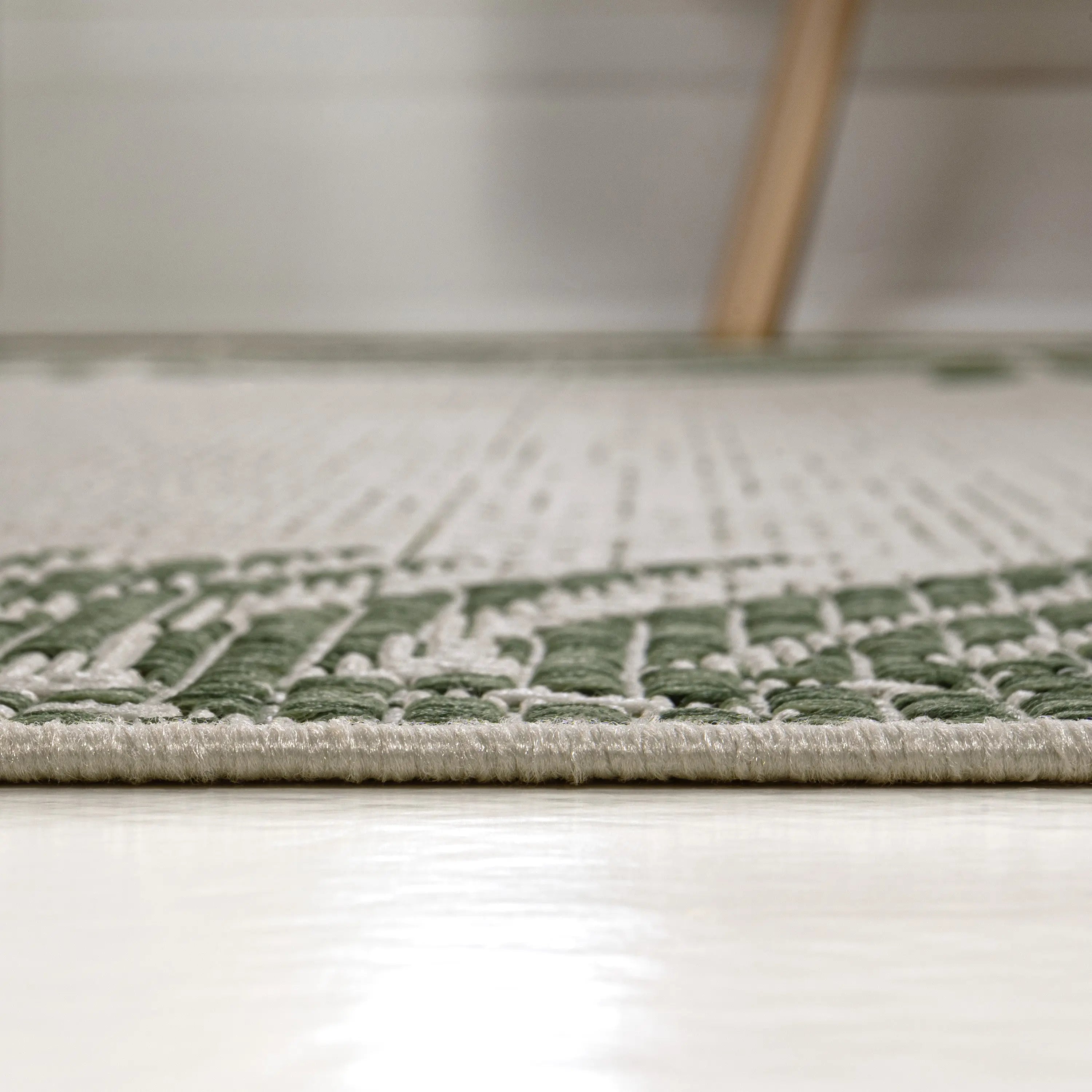 8' Green And Cream Floral Indoor Outdoor Runner Rug Homeroots Outdoor