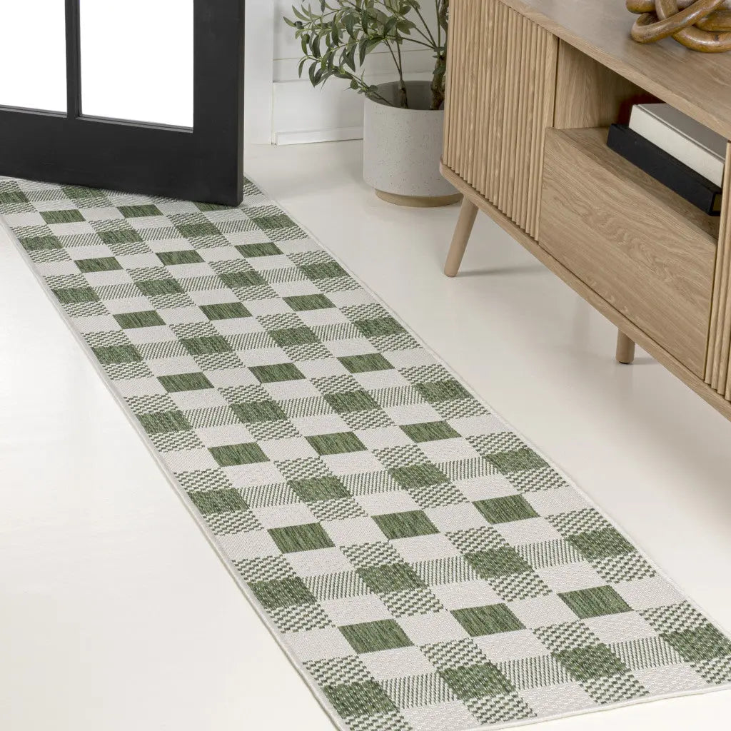 8' Green And Cream Geometric Indoor Outdoor Runner Rug Homeroots Outdoor