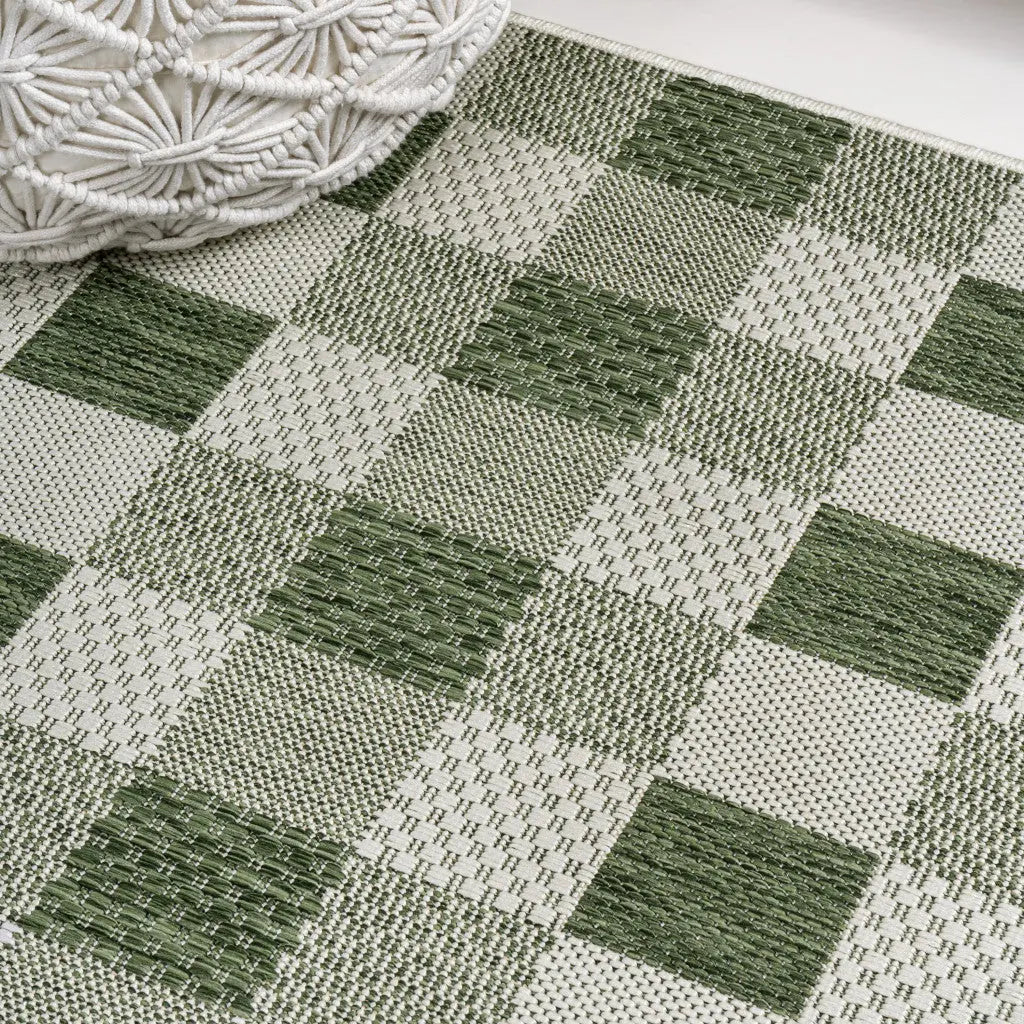8' Green And Cream Geometric Indoor Outdoor Runner Rug Homeroots Outdoor