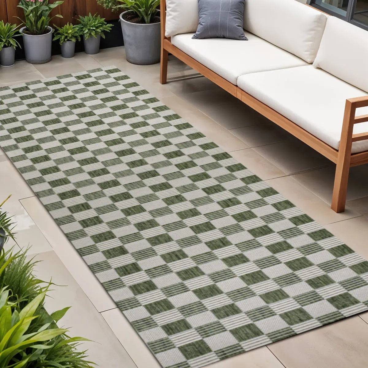 8' Green And Cream Geometric Indoor Outdoor Runner Rug Homeroots Outdoor