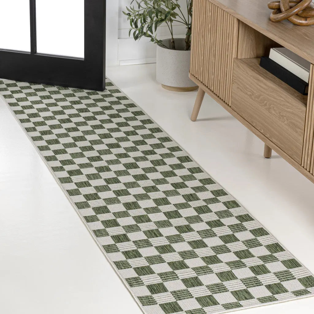 8' Green And Cream Geometric Indoor Outdoor Runner Rug Homeroots Outdoor