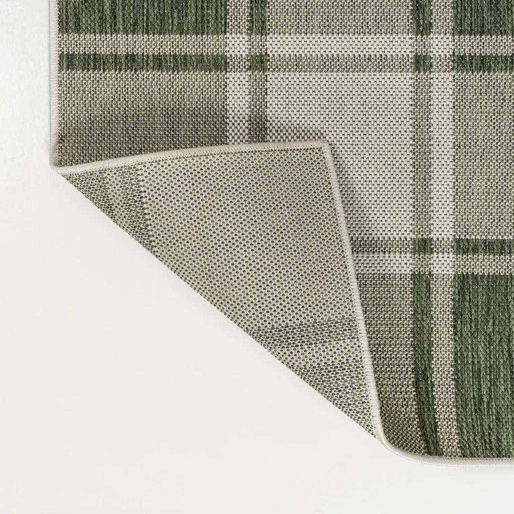 8' Green And Cream Gingham Indoor Outdoor Runner Rug Homeroots Outdoor