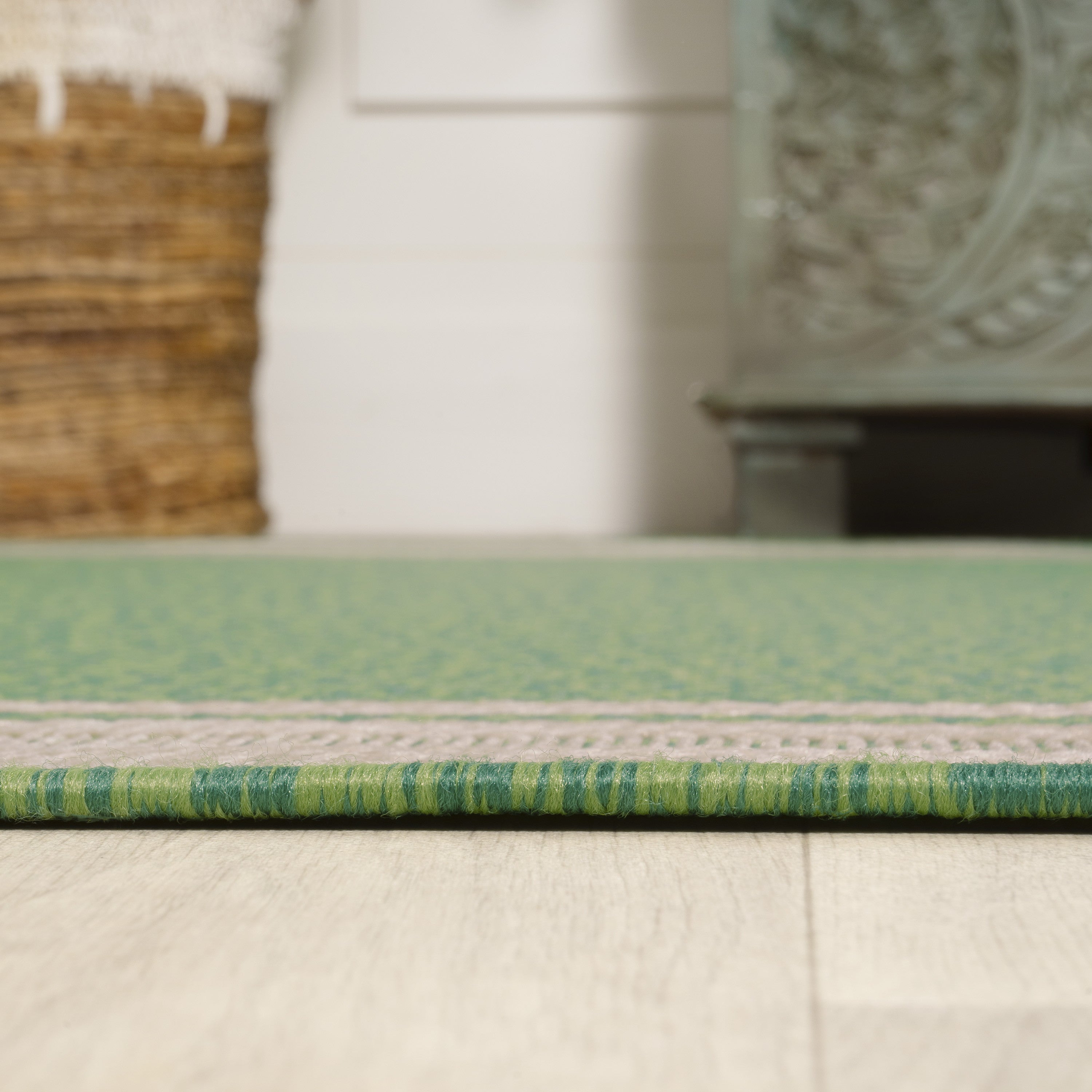 8' Green And Cream Indoor Outdoor Runner Rug - GreatEagleInc