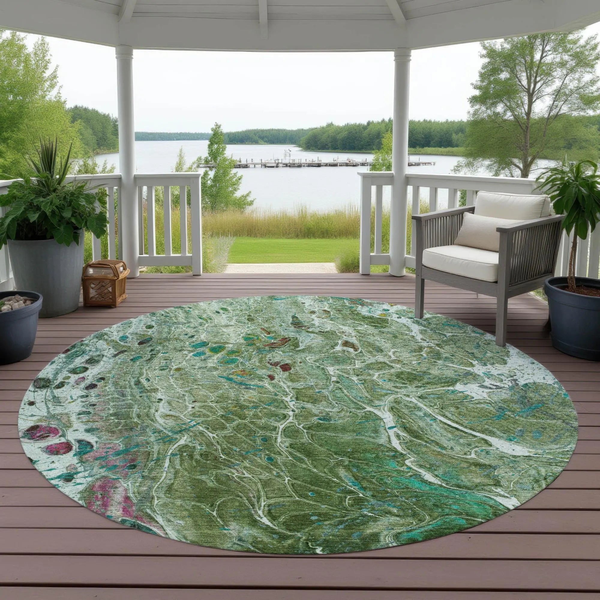 8' Green And Fern Green Round Abstract Washable Indoor Outdoor Area Rug Homeroots Outdoor