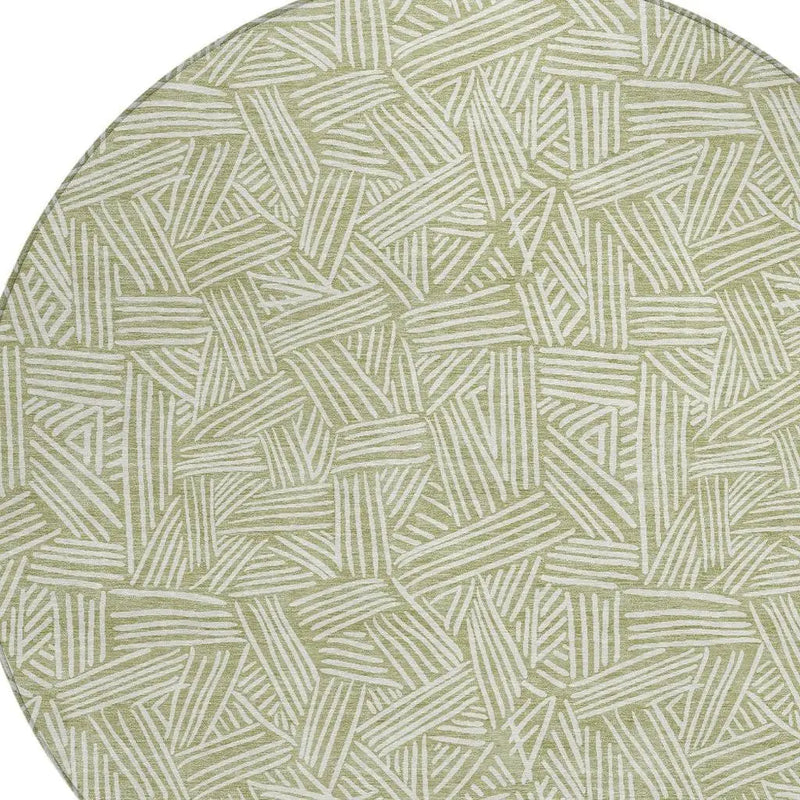 8' Green And Ivory Round Geometric Washable Indoor Outdoor Area Rug Homeroots Outdoor