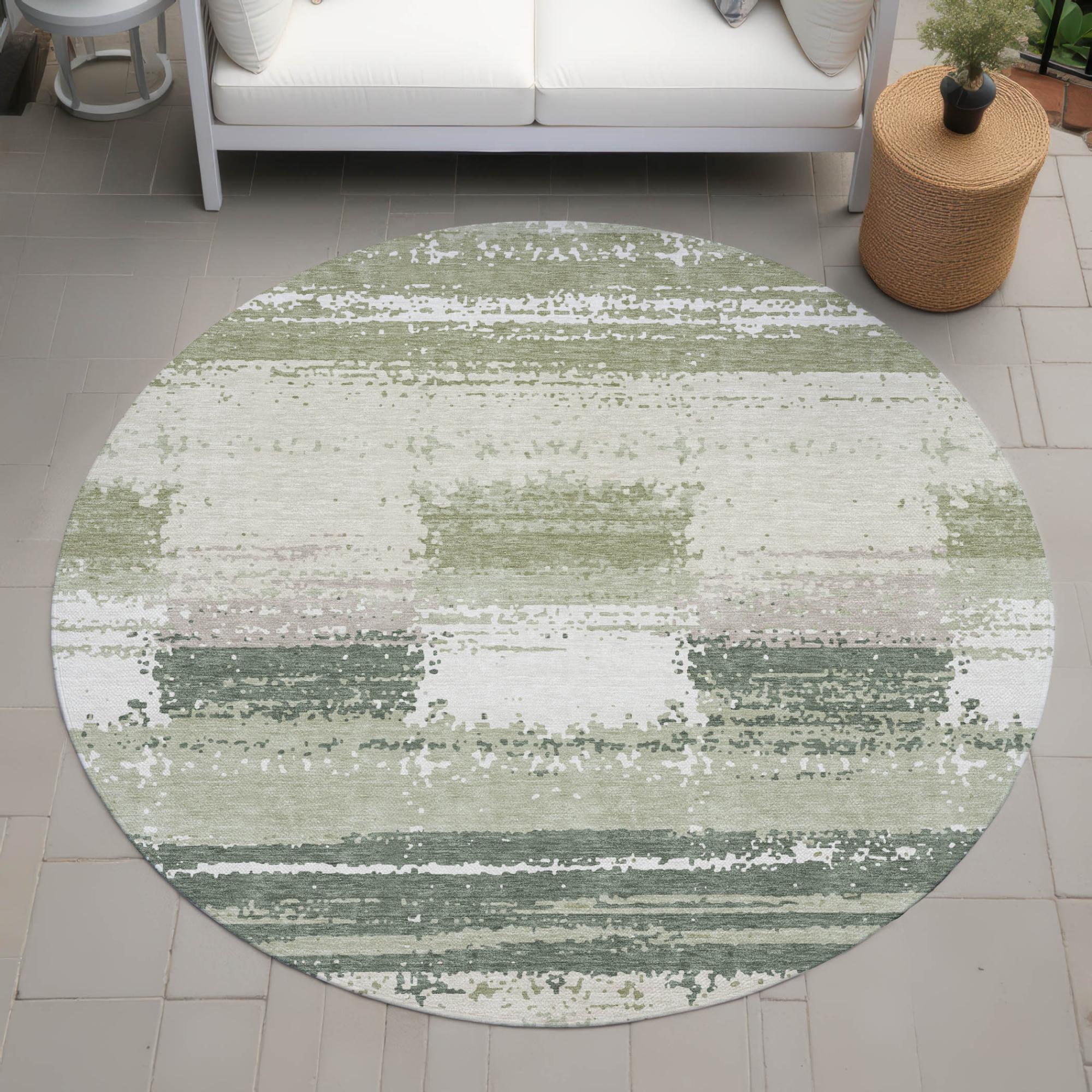 8' Green And Ivory Round Geometric Washable Indoor Outdoor Area Rug Homeroots Outdoor
