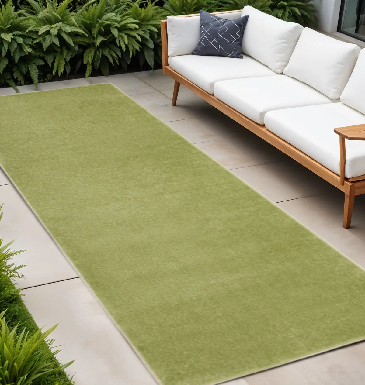 8' Green Indoor Outdoor Runner Rug - GreatEagleInc