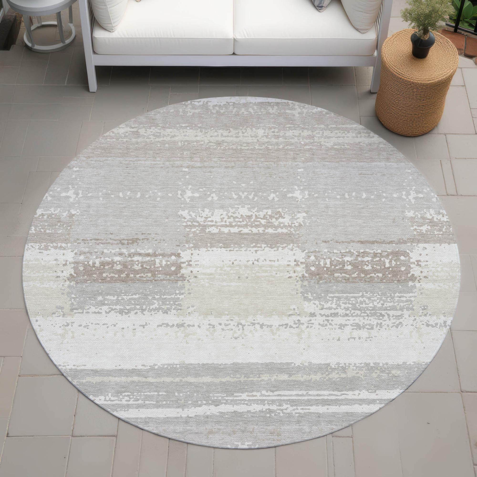 8' Ivory And Silver Round Geometric Washable Indoor Outdoor Area Rug Homeroots Outdoor