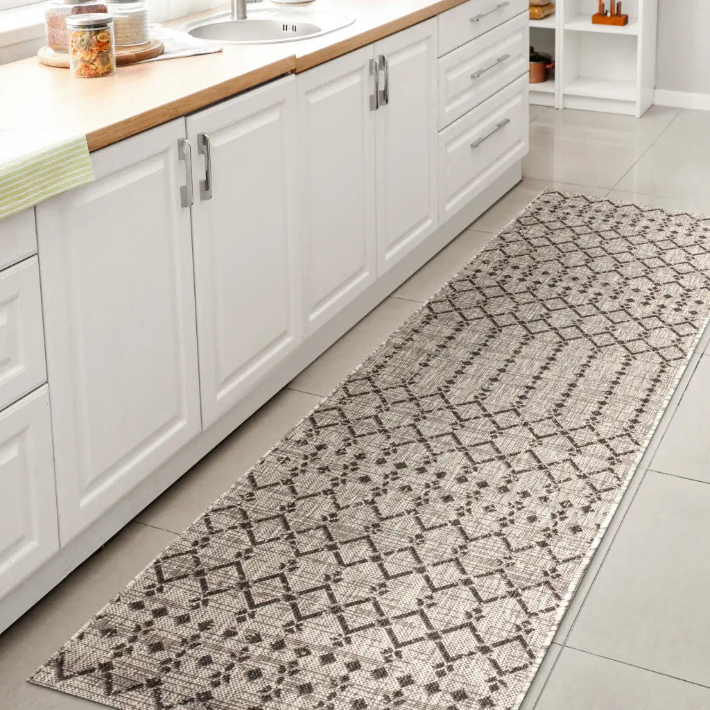 8' Light Gray And Black Trellis Indoor Outdoor Runner Rug Homeroots Outdoor