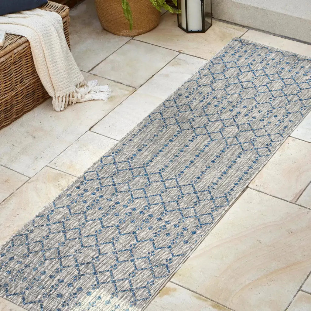 8' Light Gray And Navy Blue Trellis Indoor Outdoor Runner Rug Homeroots Outdoor