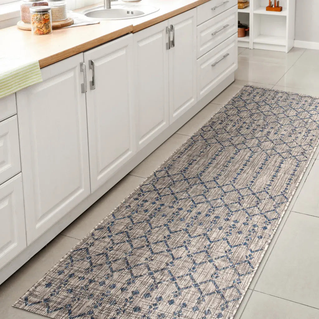 8' Light Gray And Navy Blue Trellis Indoor Outdoor Runner Rug Homeroots Outdoor