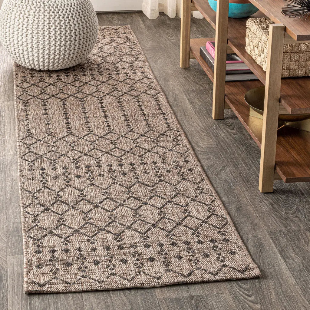 8' Natural And Black Trellis Indoor Outdoor Runner Rug Homeroots Outdoor