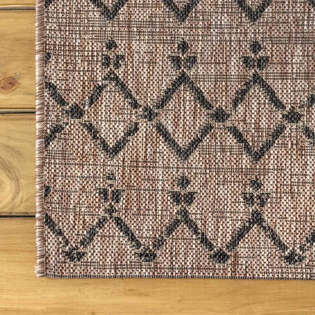 8' Natural And Black Trellis Indoor Outdoor Runner Rug Homeroots Outdoor